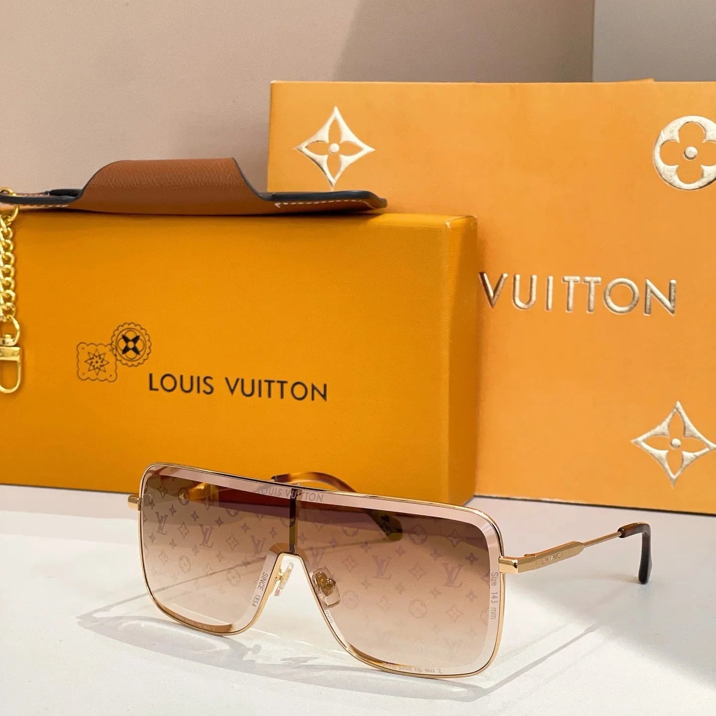 Fashion hot 8 color sunglasses 120801